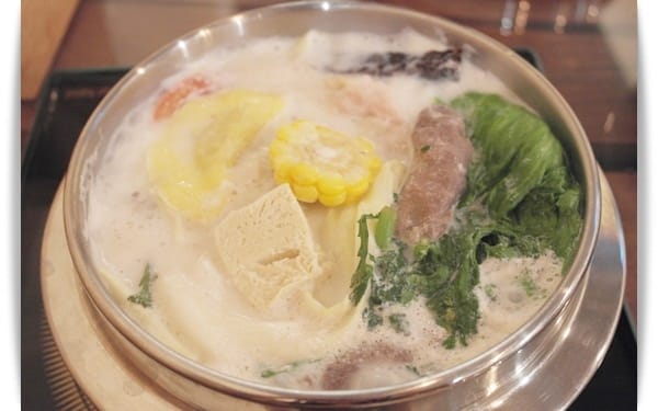 來市場不買菜，要吃鍋~~平價鍋物新選擇!! – 「蔡市場小火鍋」♪