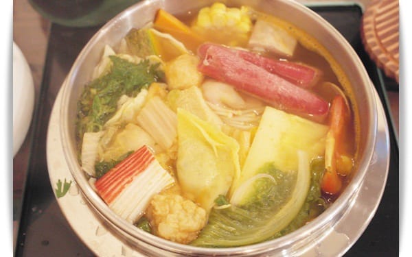 來市場不買菜，要吃鍋~~平價鍋物新選擇!! – 「蔡市場小火鍋」♪