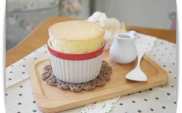 [My Little Kitchen] 超簡單，三種材料一次搞定「原味舒芙蕾Souffle」❤