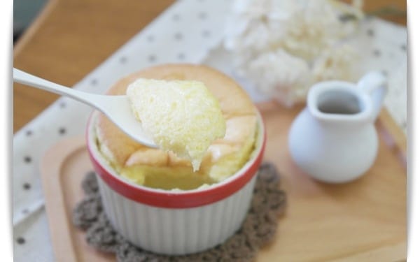 [My Little Kitchen] 超簡單，三種材料一次搞定「原味舒芙蕾Souffle」❤