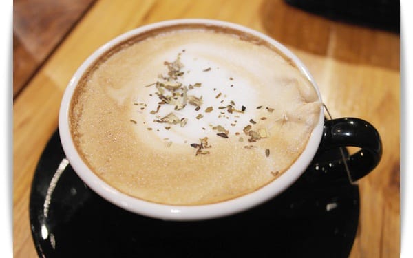 「RÊVE Café 黑浮咖啡」新菜色新體驗，遇見「Le FRUTA朗芙法式水果塔」❤