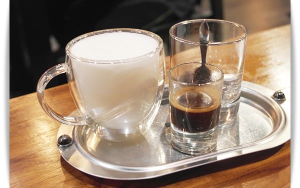 「RÊVE Café 黑浮咖啡」新菜色新體驗，遇見「Le FRUTA朗芙法式水果塔」❤