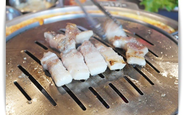 不只海鷗肉好吃，烤豬皮更是美味 ❤ 「新麻蒲海鷗臺灣1號店 마포갈매기」