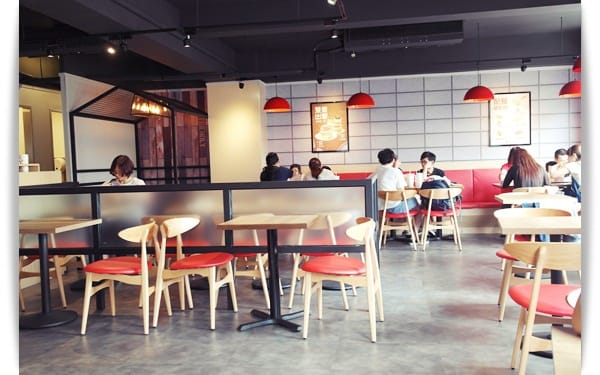 正宗韓國速食店，炸雞肉嫩多汁吃了想叫媽!!-「MOM’S TOUCH/맘스터치」