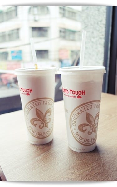 正宗韓國速食店，炸雞肉嫩多汁吃了想叫媽!!-「MOM’S TOUCH/맘스터치」