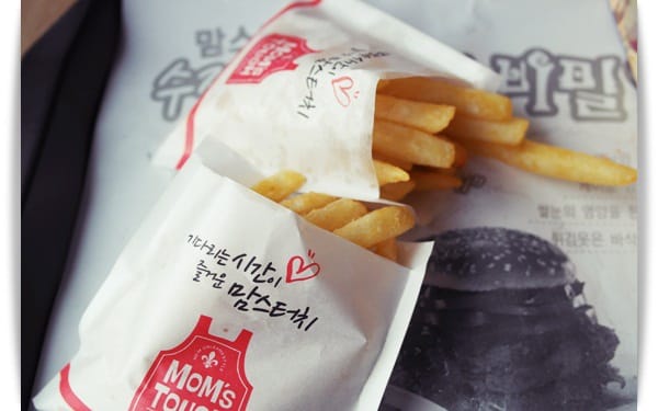 正宗韓國速食店，炸雞肉嫩多汁吃了想叫媽!!-「MOM’S TOUCH/맘스터치」
