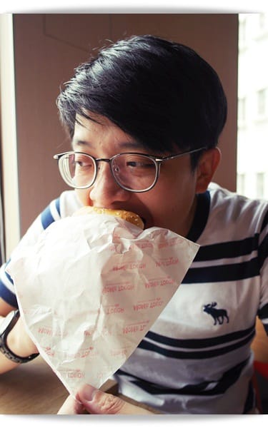 正宗韓國速食店，炸雞肉嫩多汁吃了想叫媽!!-「MOM’S TOUCH/맘스터치」
