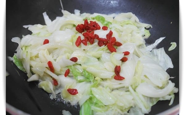 [My Little Kitchen] 一種撿紅點的概念!! -「枸杞高麗菜」