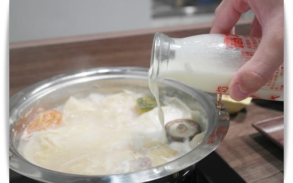 濃醇香，整罐牛奶加下去!! 鄉村味涮涮鍋「佐和手創鍋物」♡