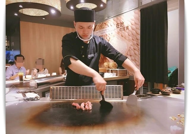 熱騰騰，王品平價鐵板燒也來高雄囉!! 「hot 7 新鉄板料理」♡