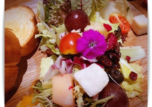 置身於小森林早午餐，花園般沙拉、雲朵般夢幻烤蛋做伴!!「& Brunch」