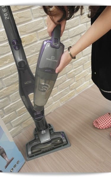 兼具時尚與實用【MATURE美萃】直立式無線吸塵器鋰電版(29.6V絕美紫灰)