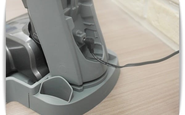 兼具時尚與實用【MATURE美萃】直立式無線吸塵器鋰電版(29.6V絕美紫灰)