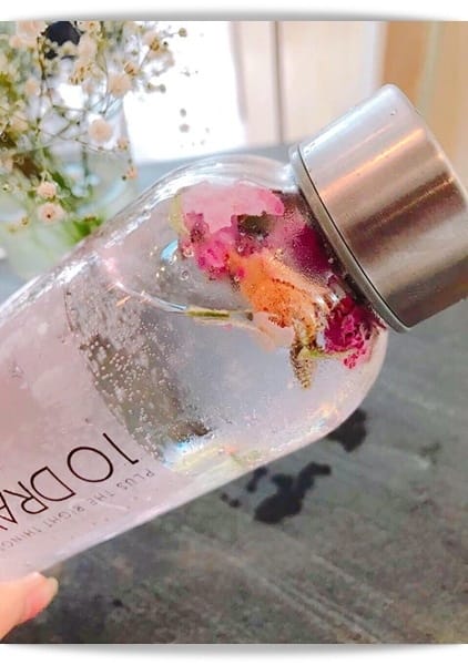 少女心一定要入手的玫瑰香檳飲，用喝的香水 ♡ 「加做食豔室」