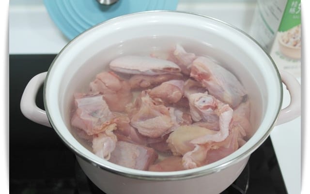 [My Little Kitchen] 每一口都鮮甜濃郁!! 暖呼呼~~「鮑魚雞湯」