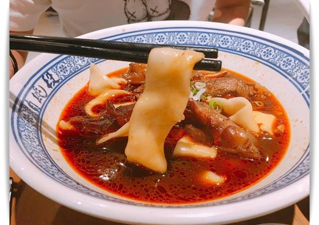 來自新竹人氣牛肉麵，濃濃四川味!! -「段純貞牛肉麵」高雄夢時代店
