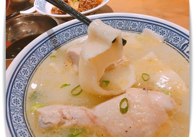來自新竹人氣牛肉麵，濃濃四川味!! -「段純貞牛肉麵」高雄夢時代店