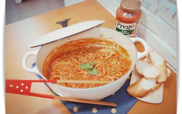 [My Little Kitchen] 超簡單，一鍋到底「蘑菇肉醬義大利麵」♪
