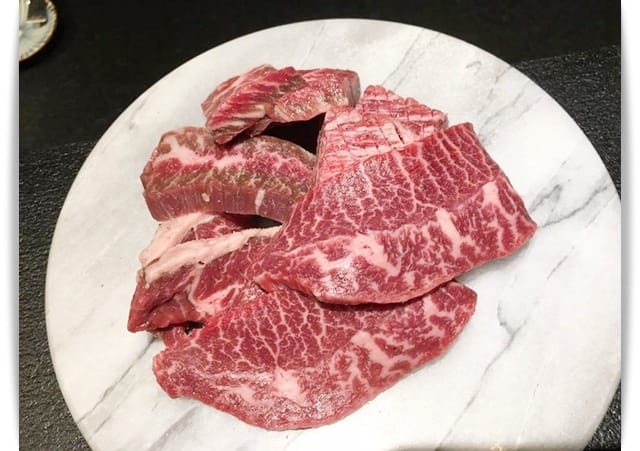 只出一張嘴，專人桌邊燒烤高品質冷藏和牛!! -「燒肉關止」