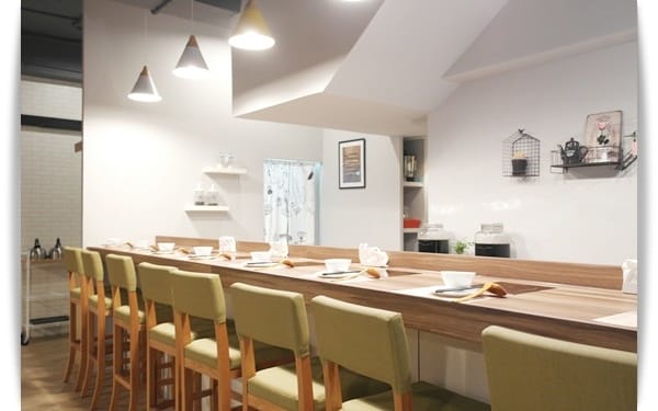 明亮大空間也帶著淡淡鄉村味 ~ 「Zone Café 弄咖啡-美術館貳店」