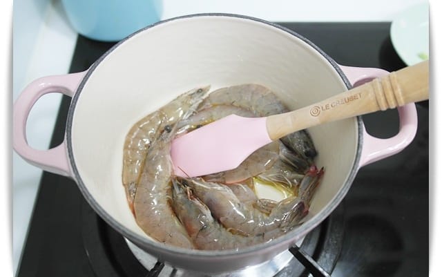 [My Little Kitchen] 蝦味十足，零技巧!! -「鮮蝦粉絲煲」