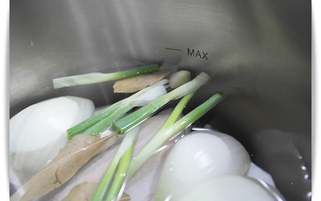 [My Little Kitchen] 壓力鍋煮「韓式一隻雞湯鍋」快速又美味 ♪