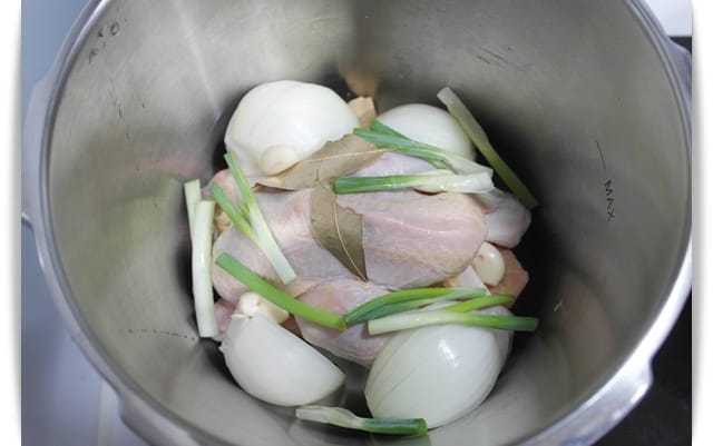 [My Little Kitchen] 壓力鍋煮「韓式一隻雞湯鍋」快速又美味 ♪
