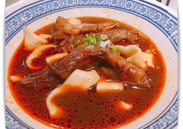 騎樓下的咖哩店，濃郁幸福味!! – 「新咖哩」♪