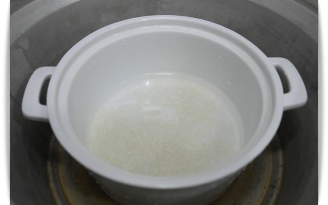 [Baby Food] 寶寶的第一口副食品「米湯 / 十倍粥」
