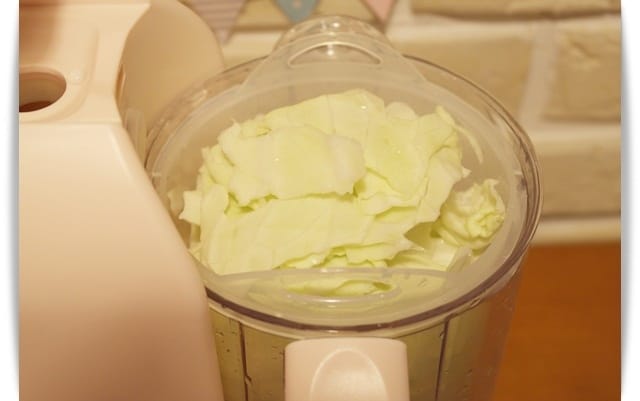 [Baby Food] 鈣含量豐富，甜甜的「高麗菜泥」♪
