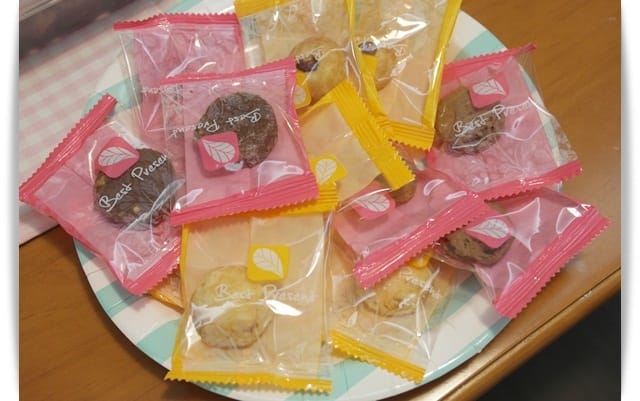 「法品香頌」銅板小點心、一口一個剛剛好，還有獨創立體鳳梨酥 ♪