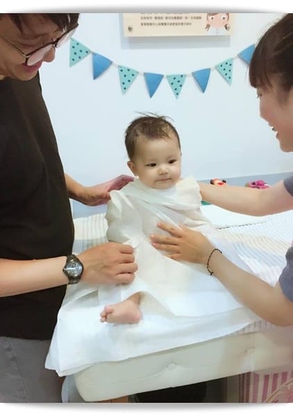 【Ingrid】游呀游，水中律動好好玩「游學寶寶 Baby SPA 高雄館」♪