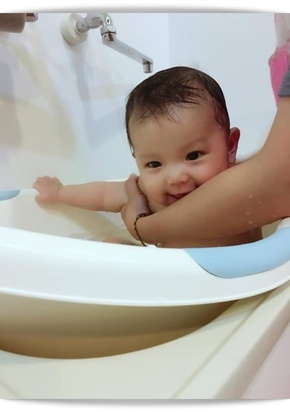 【Ingrid】游呀游，水中律動好好玩「游學寶寶 Baby SPA 高雄館」♪
