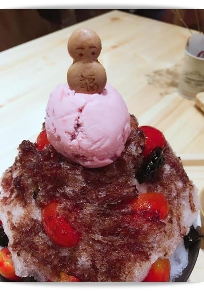 夏天的味道，小小不倒翁剉冰好可愛!! – 「甜薏点」