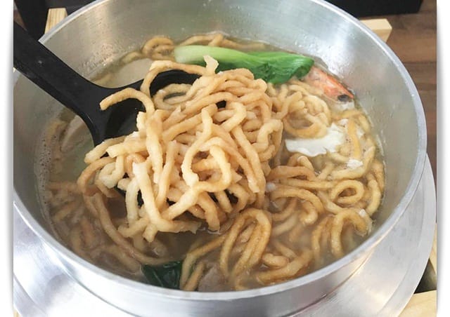 懷舊氛圍吃著復古鍋燒麵!! -「早頓小室」♡