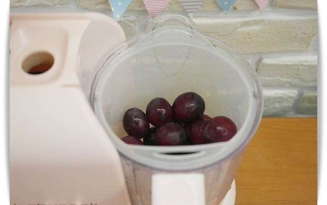 [Baby Food] 多種維生素，甜甜的「葡萄泥、葡萄汁」♪