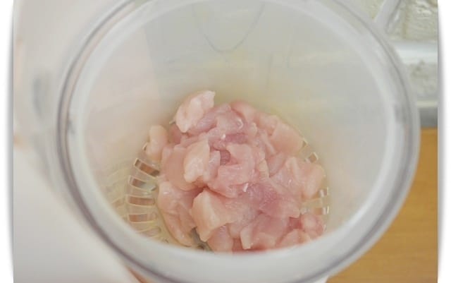 [Baby Food] 豐富蛋白質、增強體力「雞肉泥」♪