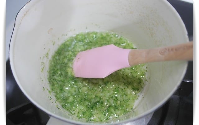 [Baby Food] 寶寶洋食風西餐，促進食慾「嫩煎魚排佐青醬」♪