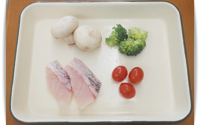 [Baby Food] 簡單又營養，異國風、寶寶版「紙蒸魚」♪