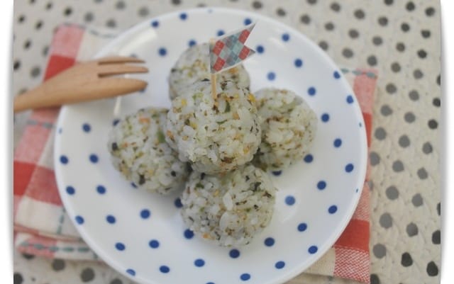 韓國「Bebefood寶寶福德拌飯料」好好吃的小丸子飯糰❤