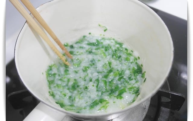 [Baby Food] 天然鮮味，好營養「小白菜柴魚粥」♪