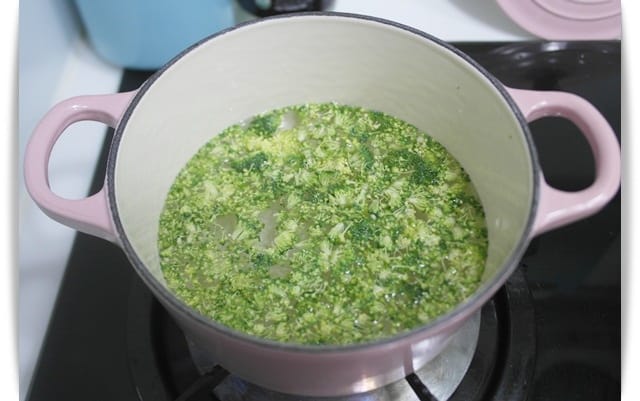 [Baby Food] 一次搞定好可口「花椰菜燉飯」♪