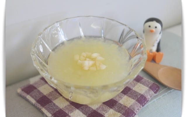 [Baby Food] 促進消化，熱呼呼「蘋果甜湯」♪