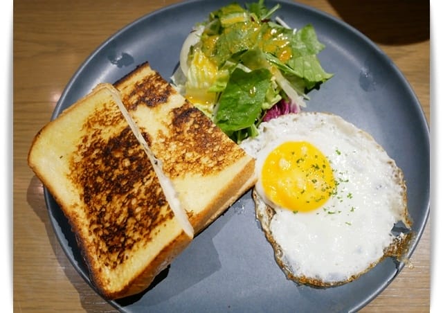 2017年沖繩親子遊 ♡ 文青工業風旅店「ESTINATE HOTEL」。