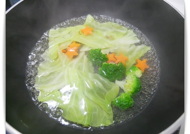 [Baby Food] 鮮美湯頭，好暖心「鮮魚小火鍋」♪