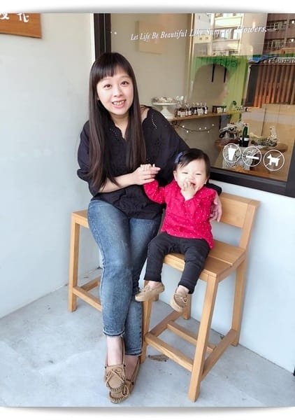 暖呼呼的色調與迷人香氣「夏花司康茶屋」♡