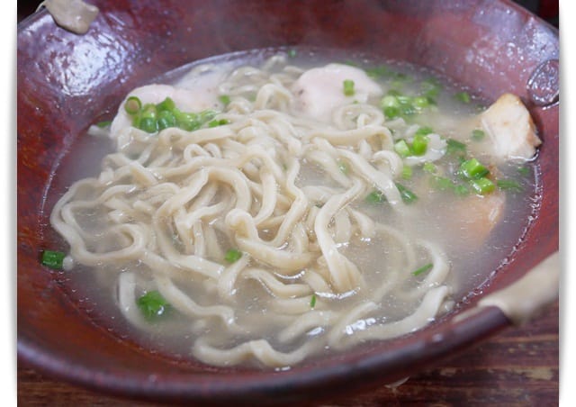 2017年沖繩親子遊♡港川外人住宅區「鶏そば屋いしぐふ-雞湯拉麵屋」美味雞麵 。