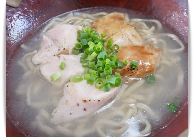2017年沖繩親子遊♡港川外人住宅區「鶏そば屋いしぐふ-雞湯拉麵屋」美味雞麵 。