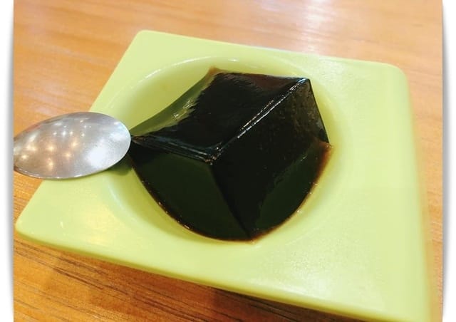 好香好香，花叢裡享用玫瑰火鍋「花巷草弄 」♪