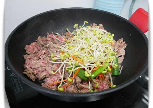 [My Little Kitchen] 五分鐘快速完成「韓式烤肉飯」❤